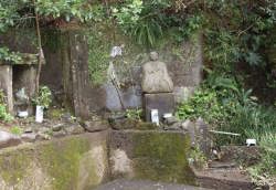 垂水の由来を伝える湧き水