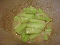 胡麻酢に入れて和える