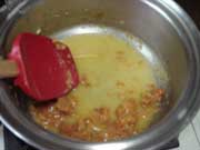 スープを加えて伸ばす
