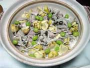炊きあがった土鍋の釜飯