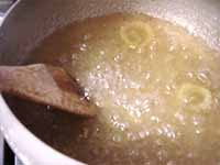 木べらで混ぜながら10分煮る