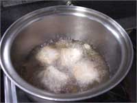 厚揚げはさっと湯通しする
