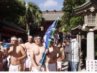 青島神社参拝の後海水浴場へ
