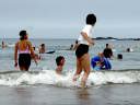 こどもと一緒に水遊び