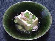 石垣豆腐は好みの大きさに切り盛りつける
