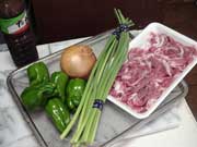 豚肉、ニンニクの芽など材料