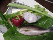 夏野菜と刺身のエスニック風材料